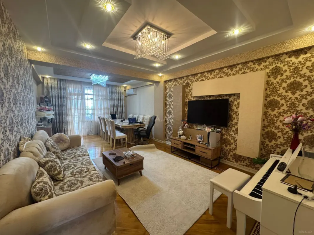 Satılır 3 otaqlı mənzil 125 m²