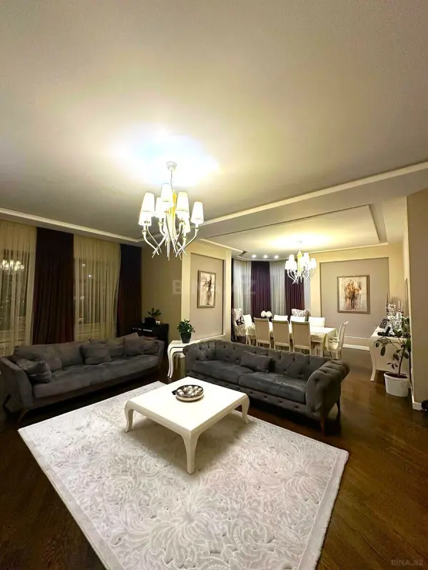 Satılır 4 otaqlı mənzil 202 m²