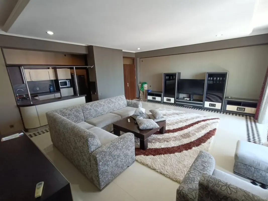 Kirayə verilir 2 otaqlı mənzil 90 m²