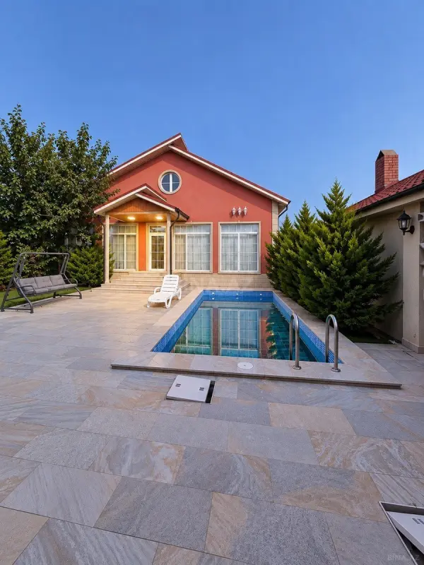 Satılır 4 otaqlı həyət evi 145 m²