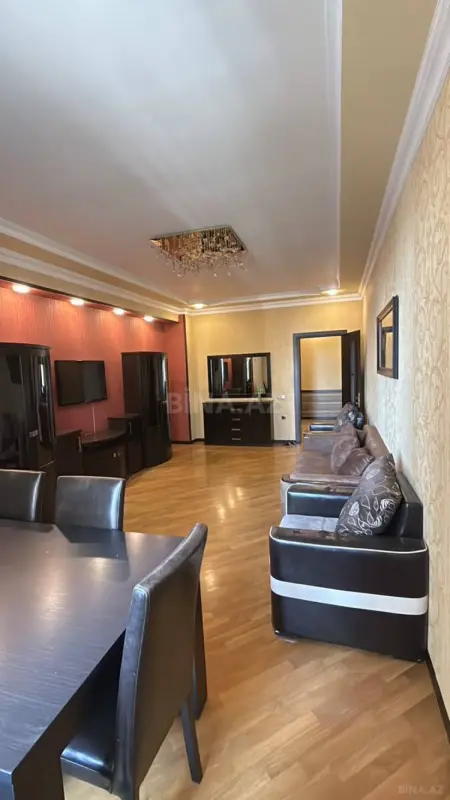Satılır 3 otaqlı mənzil 110 m²