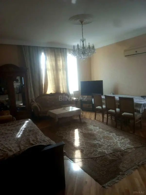 Satılır 3 otaqlı mənzil 132 m²