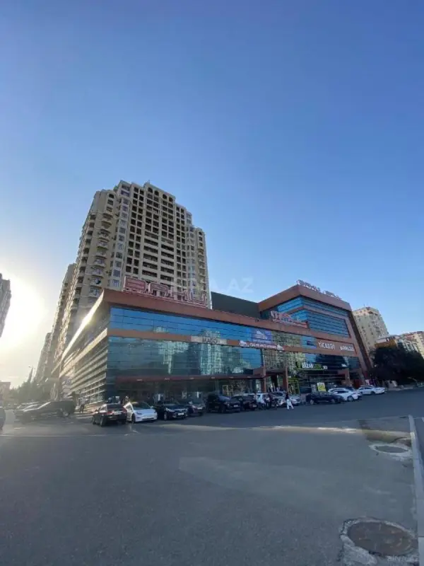 Satılır 3 otaqlı mənzil 140 m²