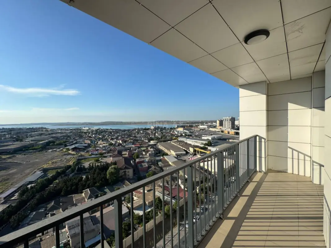 Satılır 2 otaqlı mənzil 72 m²