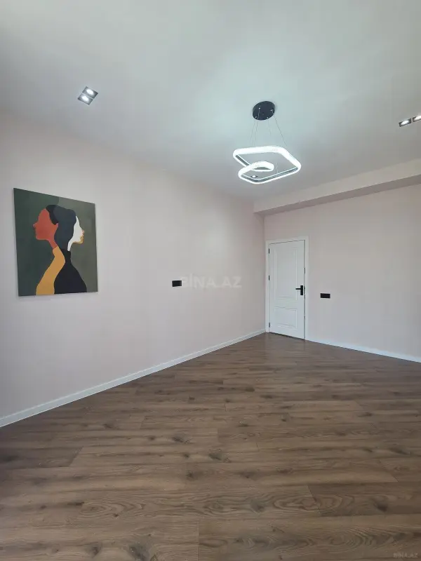 Satılır 2 otaqlı mənzil 68 m²