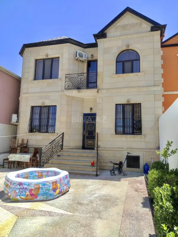 Satılır 5 otaqlı həyət evi 141 m²