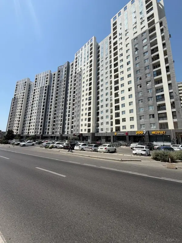 Satılır obyekt 125 m²