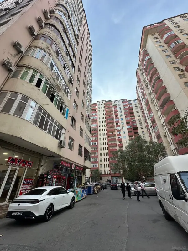 Satılır 3 otaqlı mənzil 10 m²