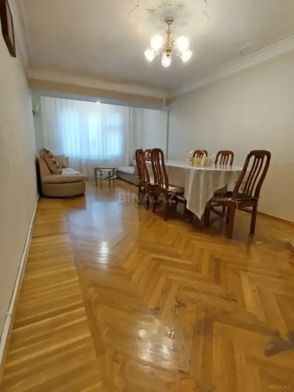 Satılır 3 otaqlı mənzil 95 m²