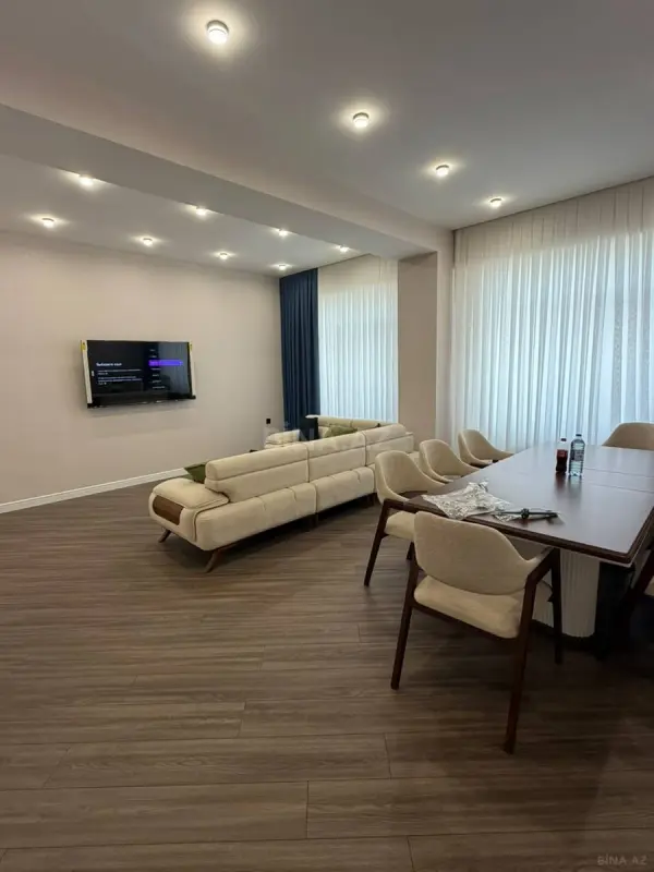 Kirayə verilir 3 otaqlı mənzil 150 m²