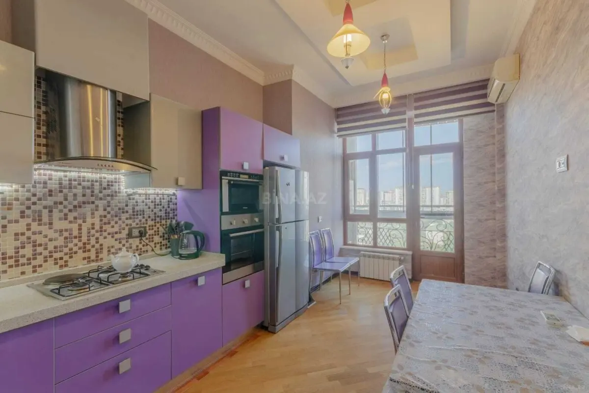 Kirayə verilir 3 otaqlı mənzil 136 m²