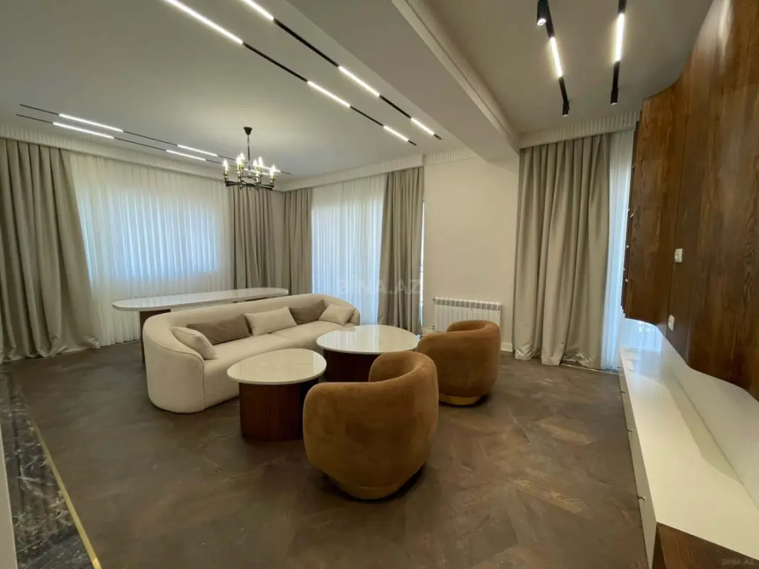 Satılır 3 otaqlı mənzil 163 m²