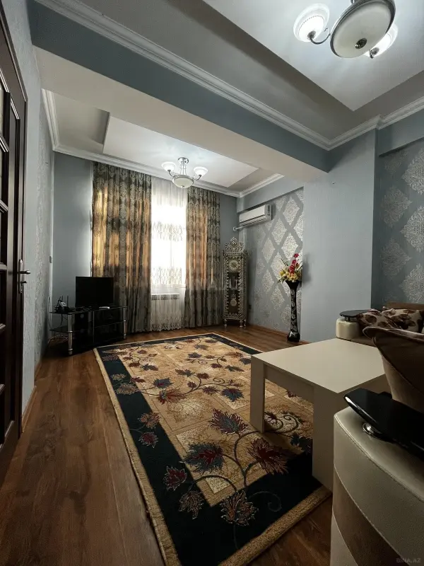 Satılır 2 otaqlı mənzil 80 m²
