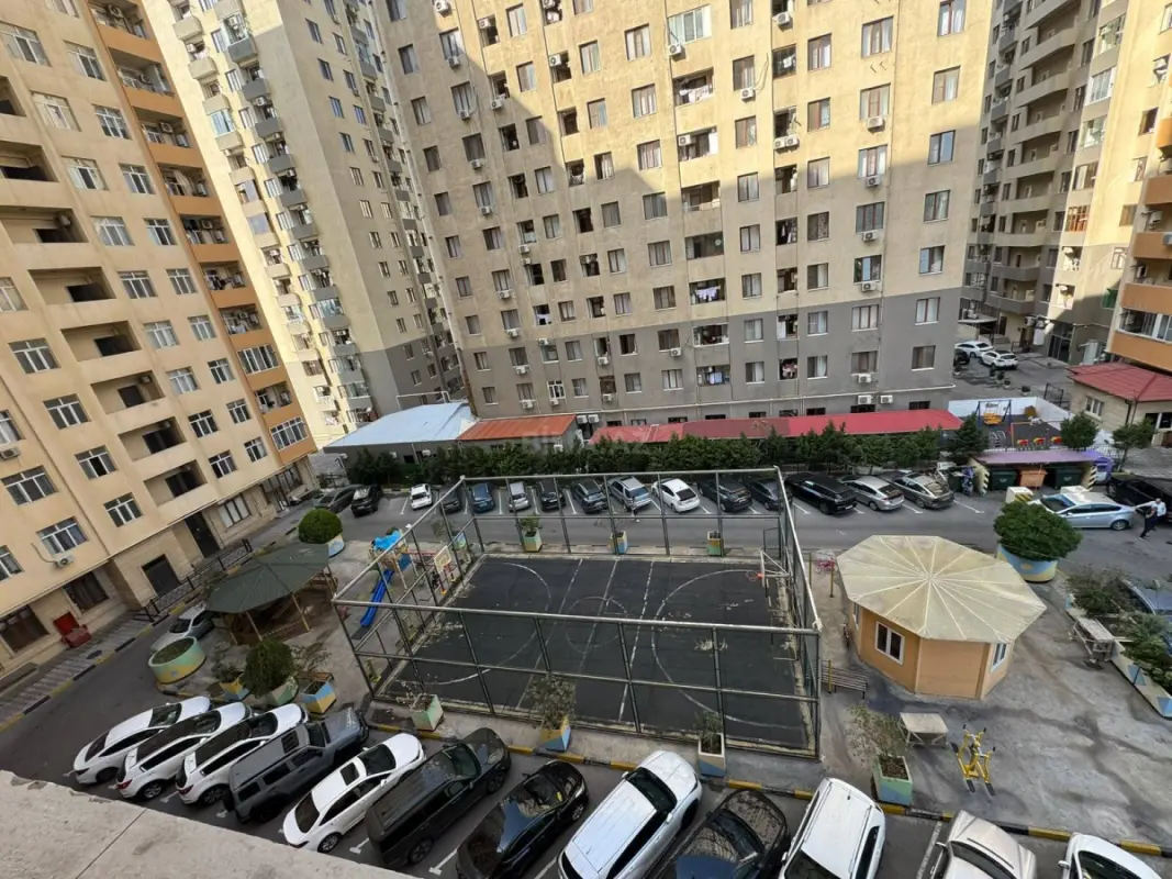Satılır 3 otaqlı mənzil 105 m²