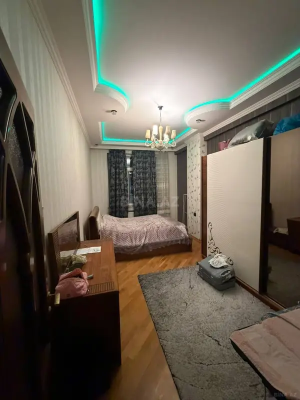 Kirayə verilir 2 otaqlı mənzil 100 m²