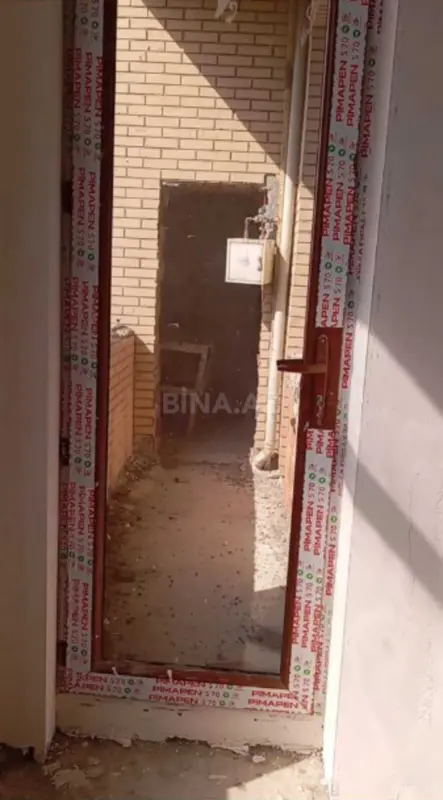Satılır 4 otaqlı mənzil 205 m²