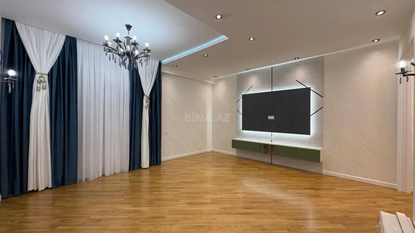 Satılır 3 otaqlı mənzil 105 m²