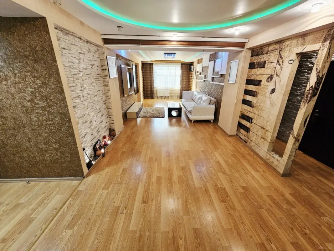 Satılır 3 otaqlı mənzil 125 m²