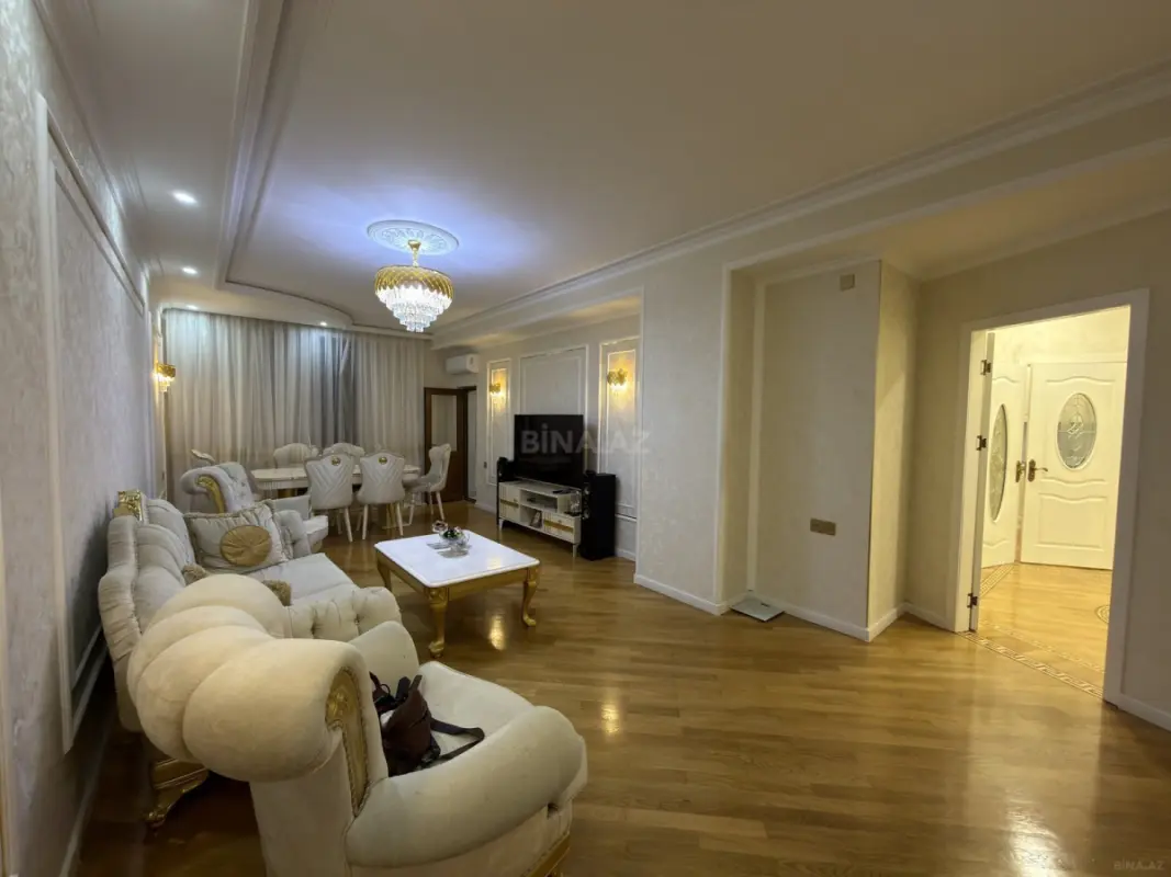 Satılır 3 otaqlı mənzil 126 m²