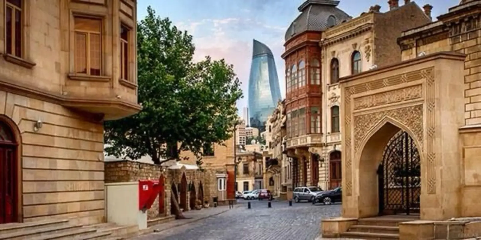 Satılır 5 otaqlı mənzil 151 m²