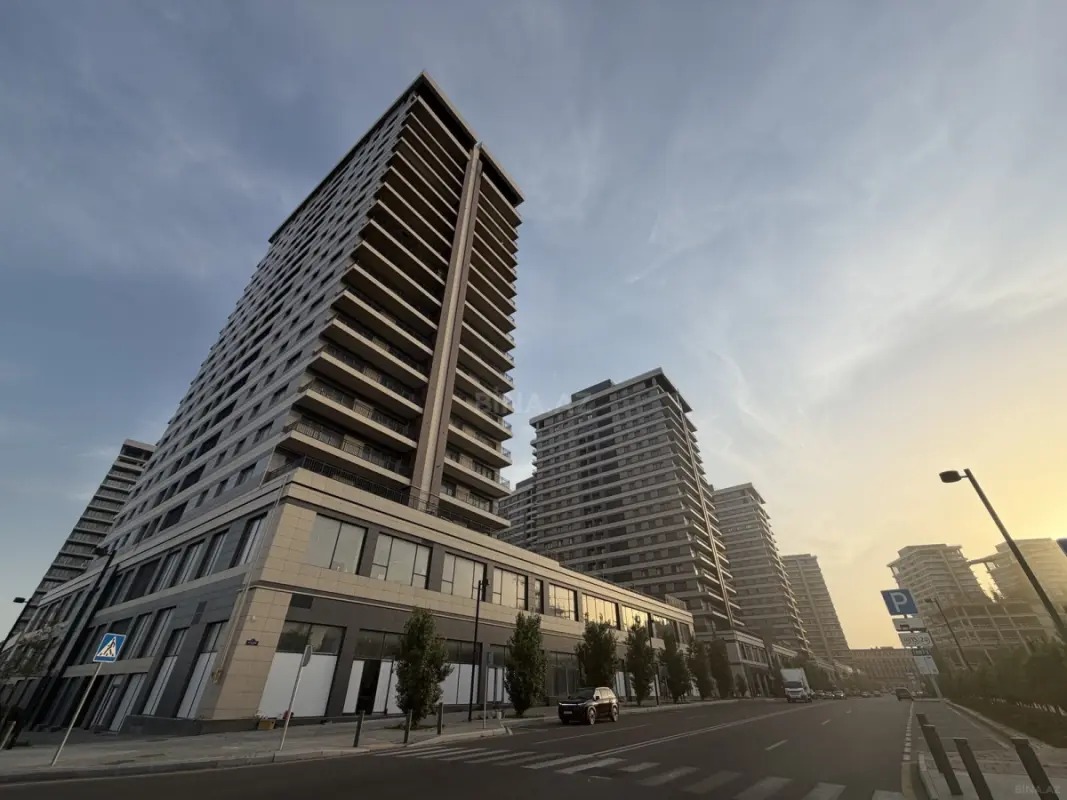 Satılır 3 otaqlı mənzil 157 m²