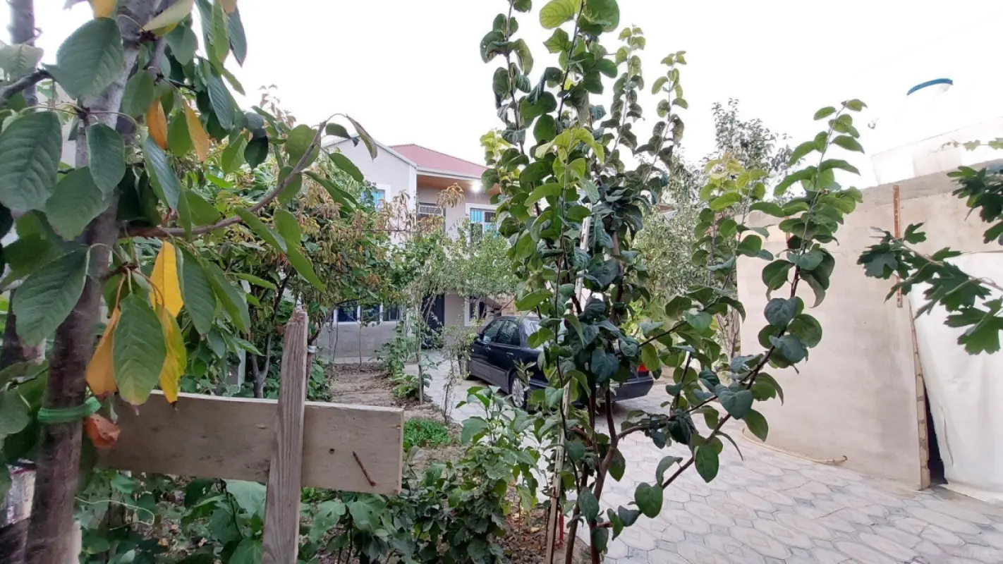 Satılır 6 otaqlı həyət evi 120 m²