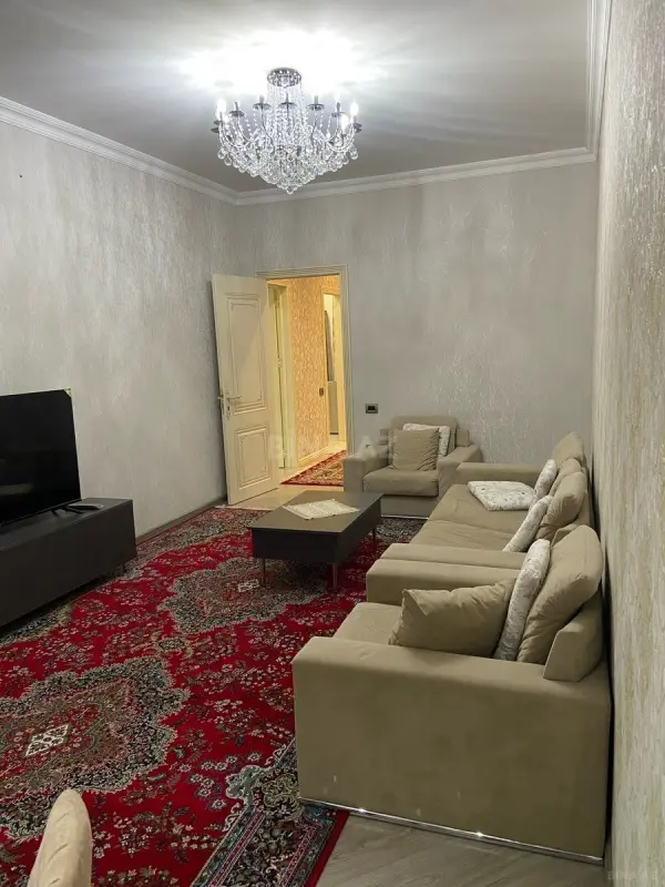 Kirayə verilir 2 otaqlı mənzil 110 m²