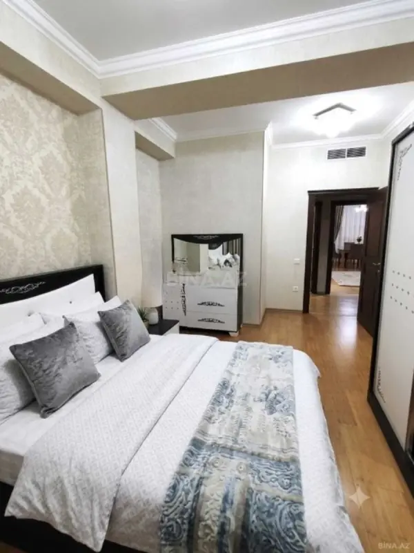 Kirayə verilir 2 otaqlı mənzil 78 m²