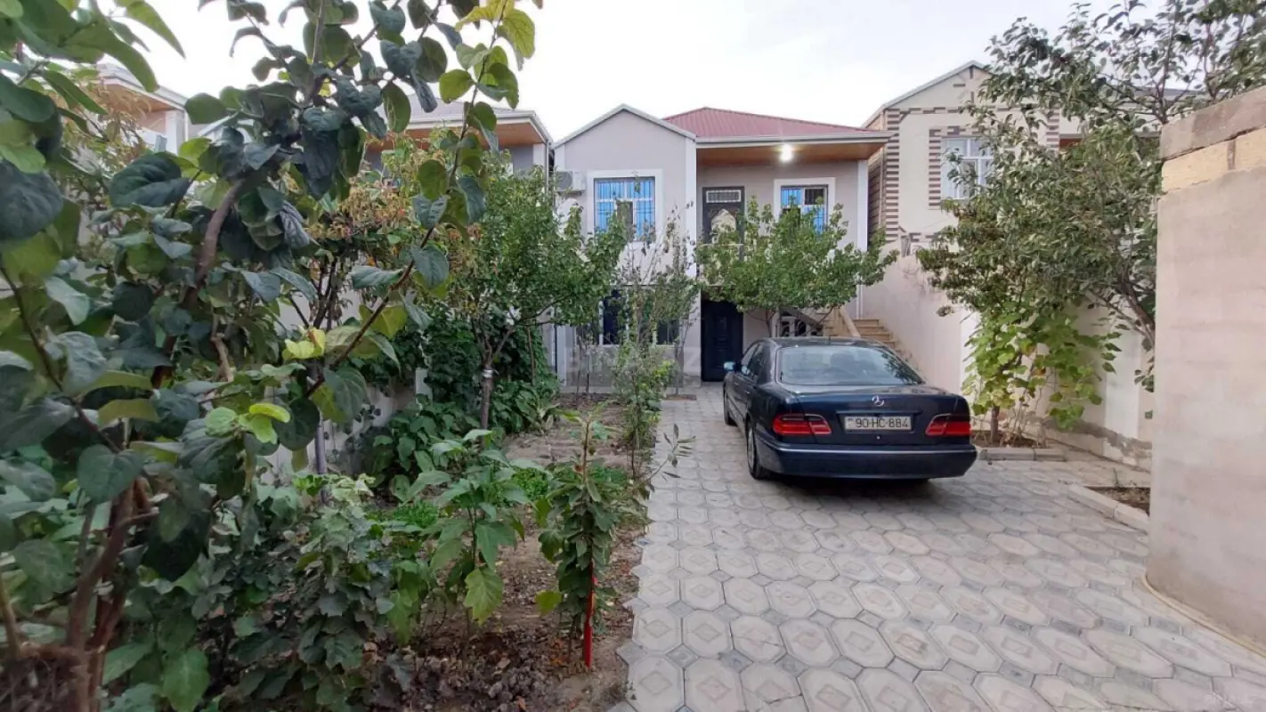Satılır 6 otaqlı həyət evi 150 m²