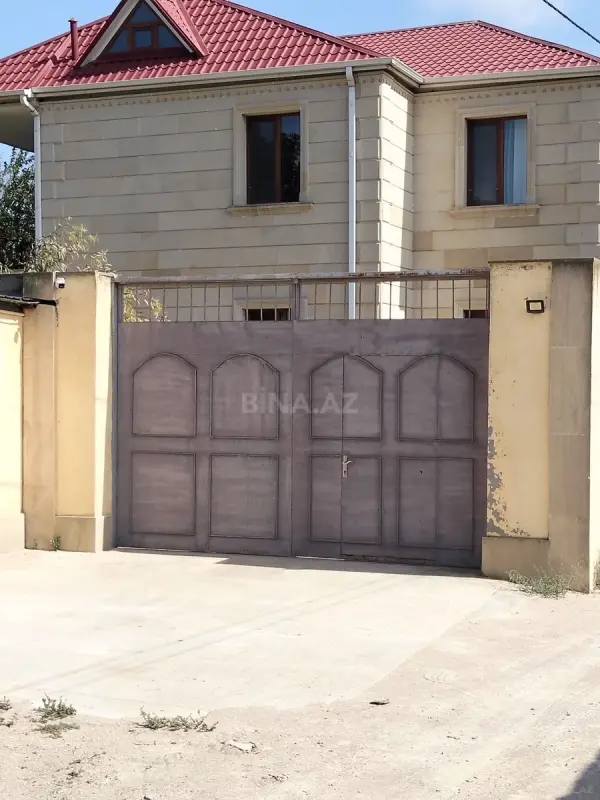 Satılır 6 otaqlı həyət evi 200 m²