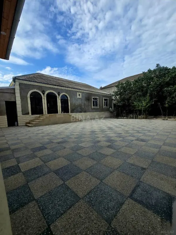 Satılır 4 otaqlı həyət evi 140 m²