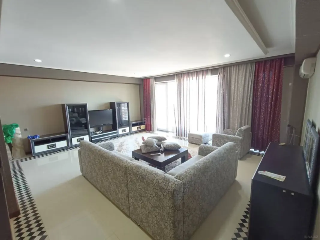 Kirayə verilir 2 otaqlı mənzil 90 m²