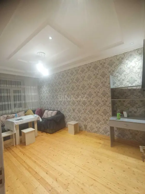 Satılır 2 otaqlı həyət evi 65 m²