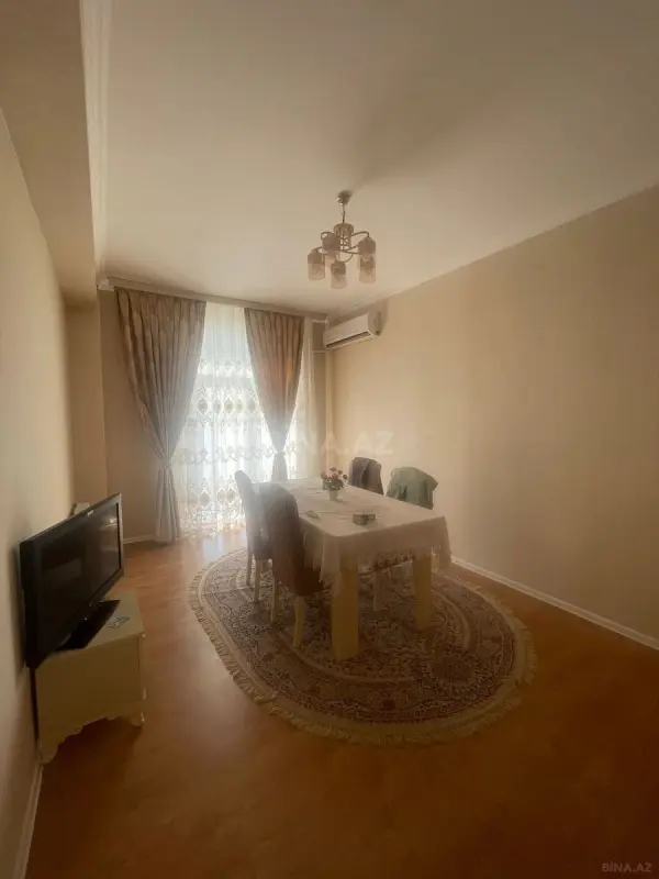 Kirayə verilir 4 otaqlı mənzil 127 m²