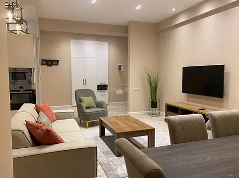Kirayə verilir 3 otaqlı mənzil 130 m² — Bakı 3 otaq 130.00 m²