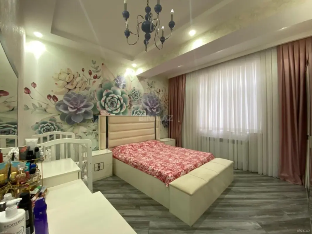 Kirayə verilir 2 otaqlı mənzil 81 m²