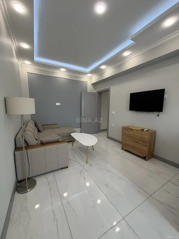 Satılır 1 otaqlı mənzil 61 m²