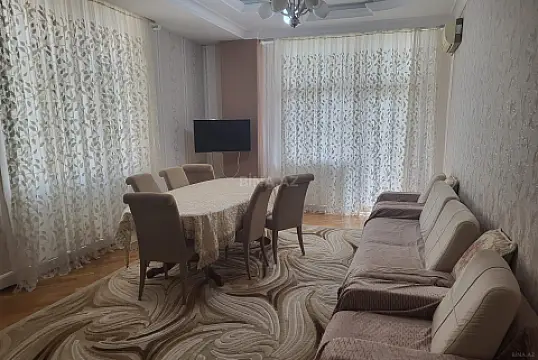 Kirayə verilir 3 otaqlı mənzil 140 m² — Bakı 3 otaq 140.00 m²
