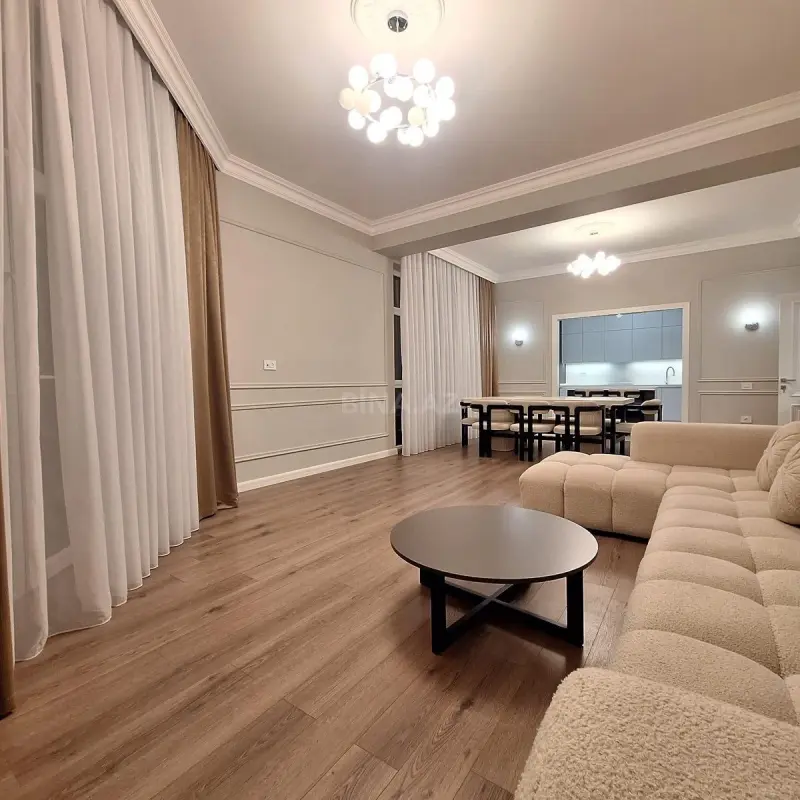 Kirayə verilir 3 otaqlı mənzil 144 m²