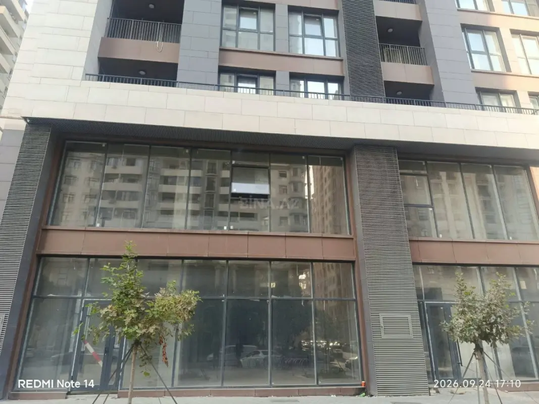 Satılır obyekt 690 m²