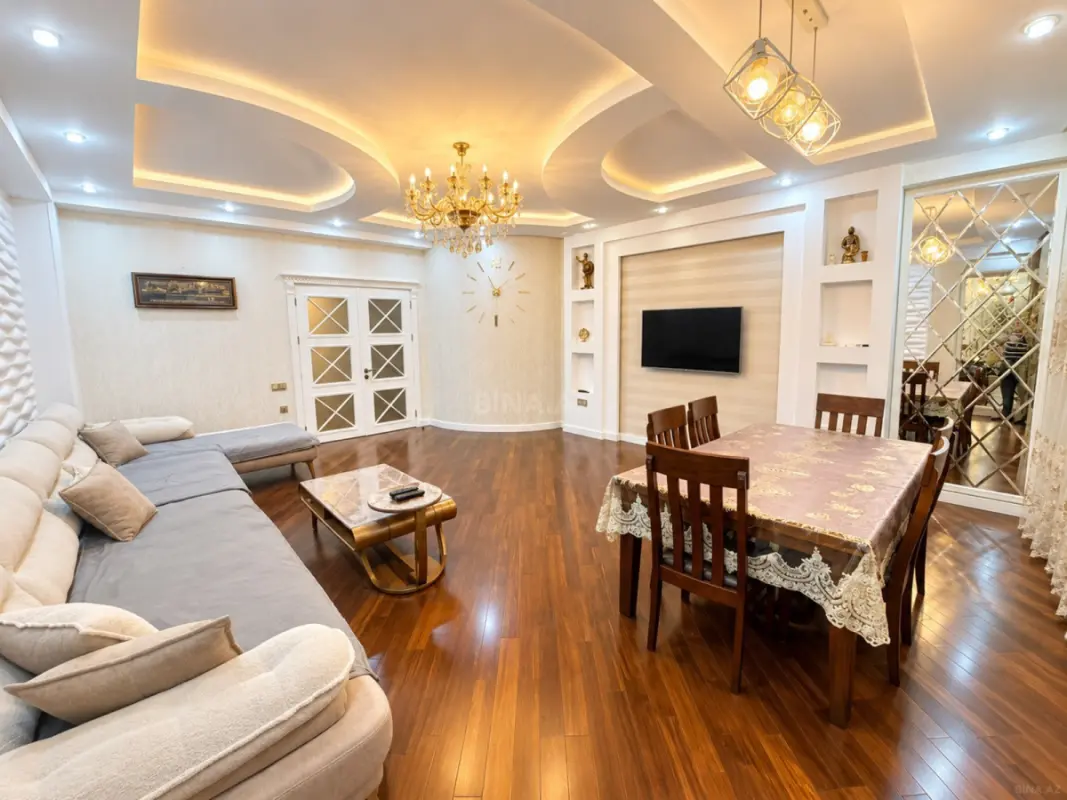 Kirayə verilir 4 otaqlı mənzil 200 m²