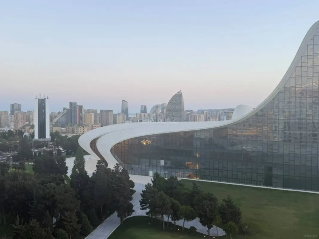 Kirayə verilir 3 otaqlı mənzil 150 m²