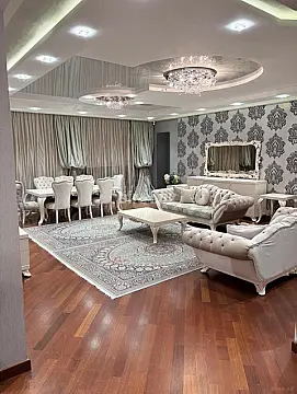Kirayə verilir 4 otaqlı mənzil 200 m² — Bakı 4 otaq 200.00 m²