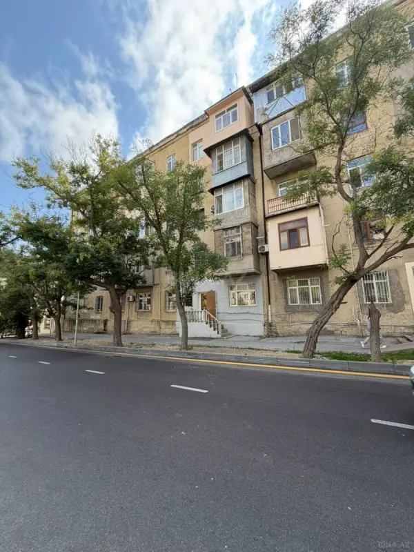 Satılır 2 otaqlı mənzil 70 m²