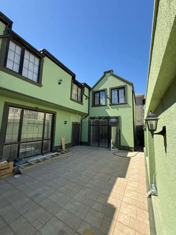 Satılır 5 otaqlı həyət evi 220 m²