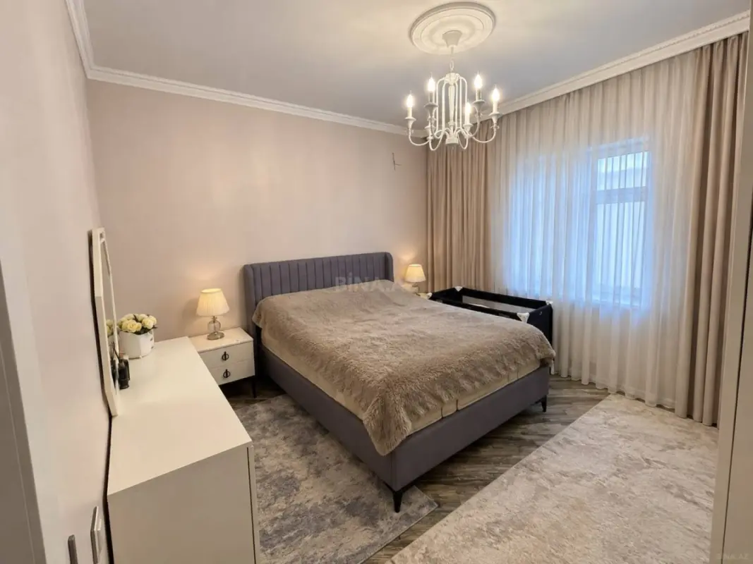 Satılır 6 otaqlı həyət evi 240 m²