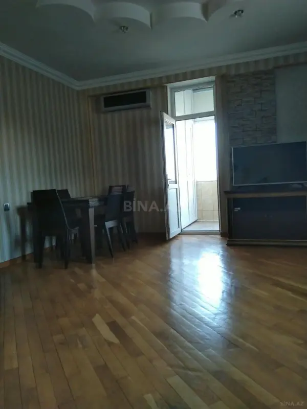 Kirayə verilir 2 otaqlı mənzil 65 m²