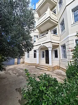 Kirayə verilir 10 otaqlı həyət evi 600 m² — Bakı 10 otaq 600.00 m²