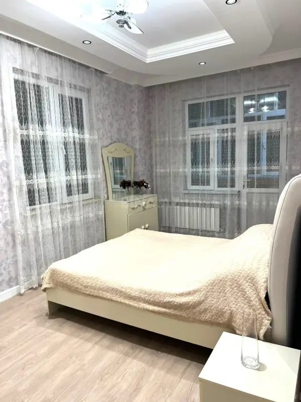 Kirayə verilir 2 otaqlı mənzil 80 m²