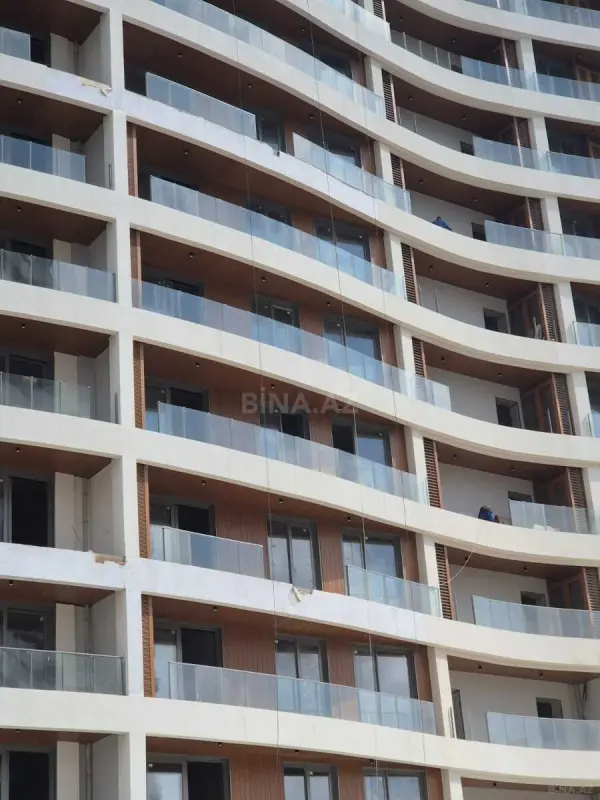 Satılır 3 otaqlı mənzil 143.9 m²